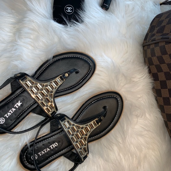 Black and gold sandals size 6.5 - Picture 3 of 8